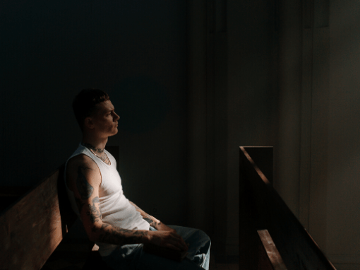 Sitting with Sinners – Of Decaf & Delight